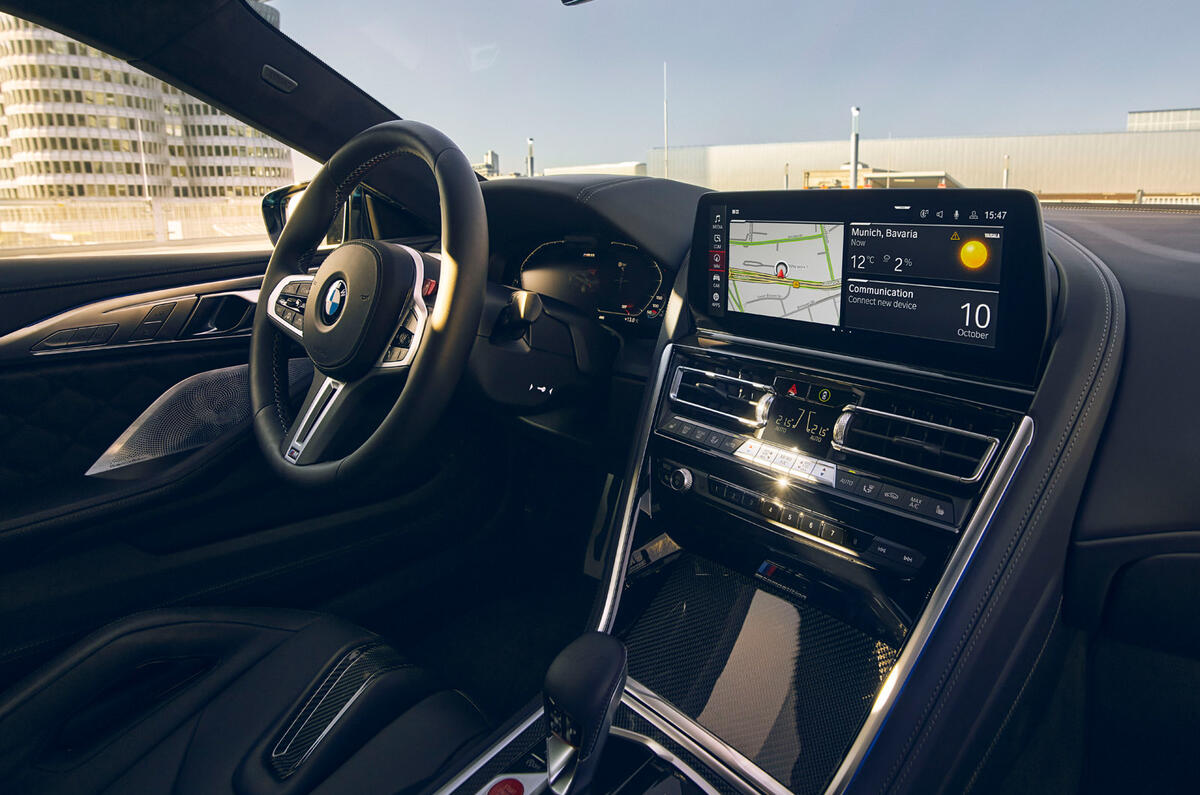 42 BMW M8 coupe LCI 2022 cabin 42 BMW M8 coupe LCI 2022 cabin