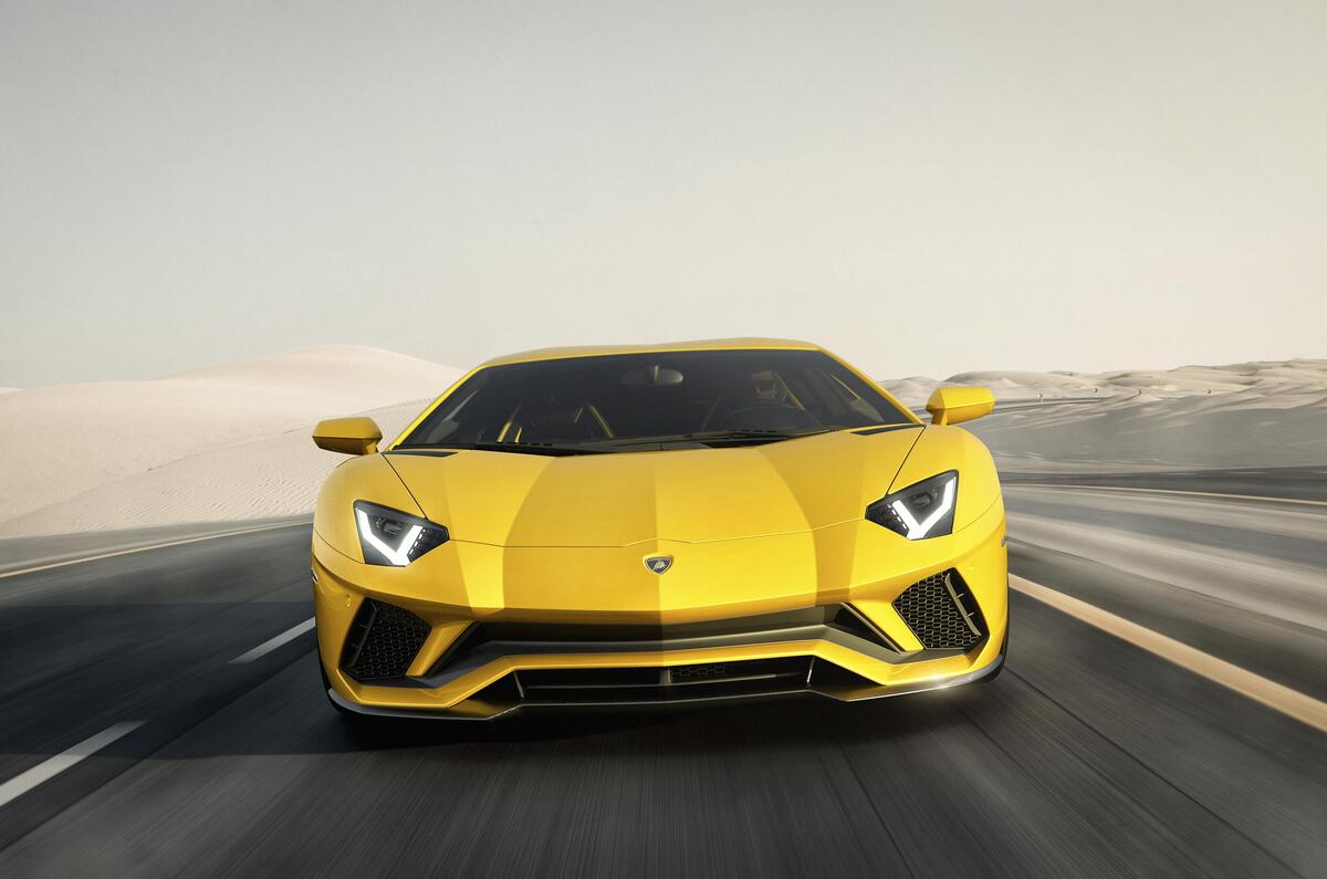 2017 Lamborghini Aventador S revealed with 730bhp