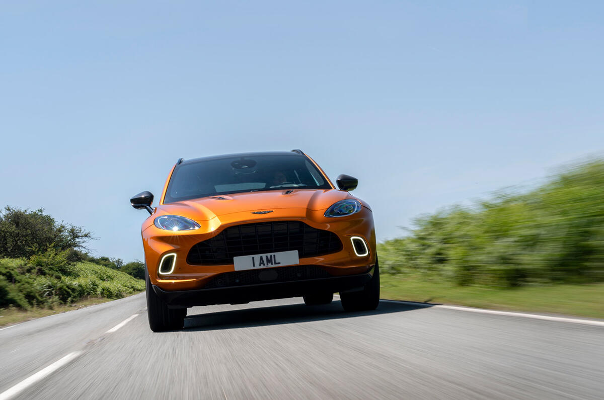 4 Aston Martin DBX  Golden Saffron  1 AML  270