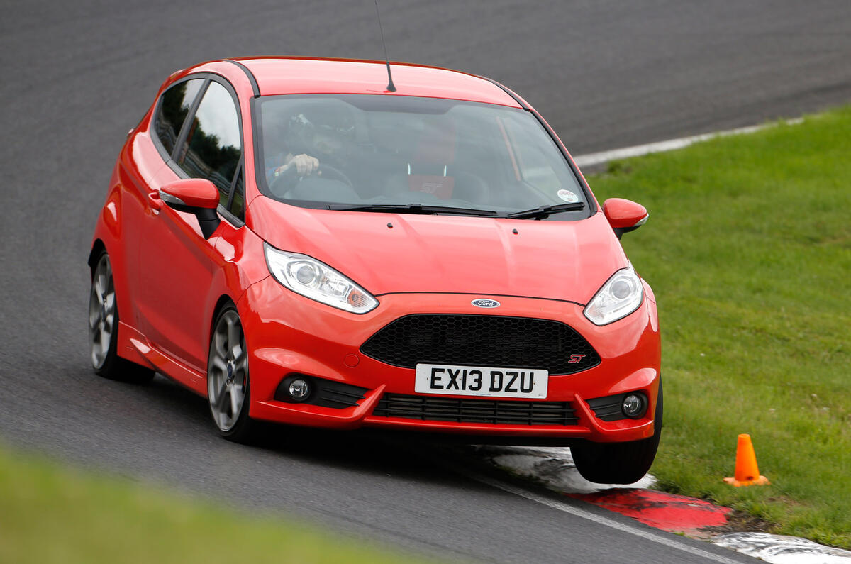 4 Ford Fiesta ST 2013 2289a 4 Ford Fiesta ST 2013 2289a