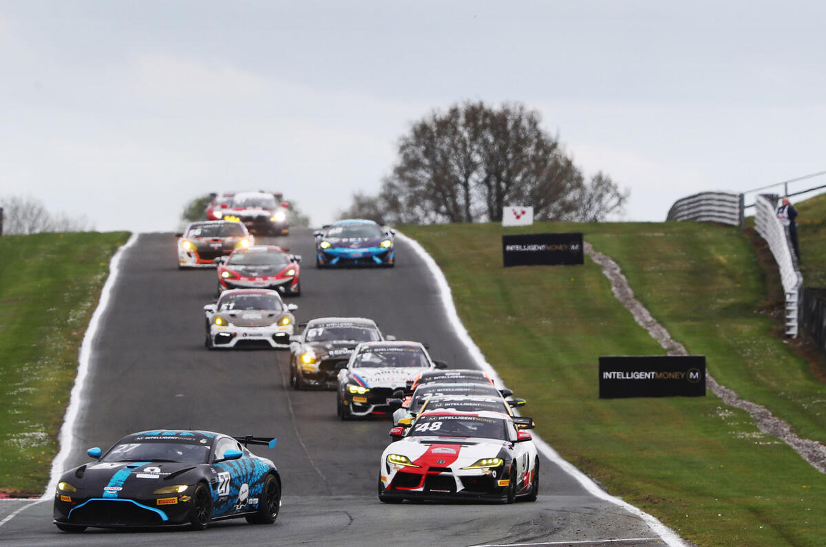 4 GT4 field 1 Jakob Ebrey SRO 4 GT4 field 1 Jakob Ebrey SRO