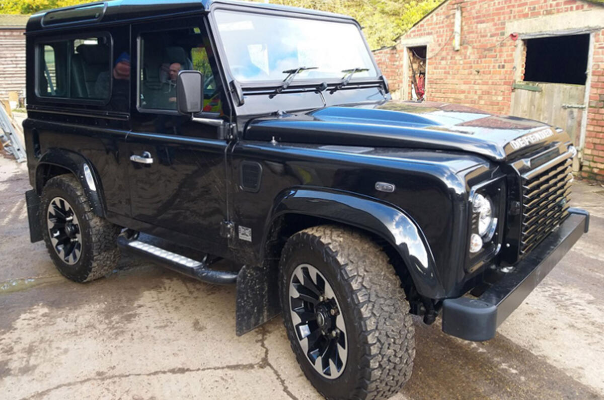 Land Rover Defender Works V8 - stationary side  Land Rover Defender Works V8 - stationary side