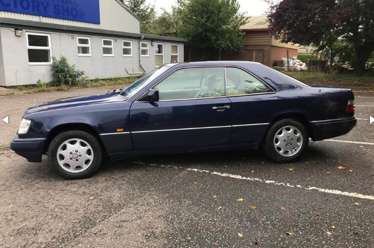 Mercedes-Benz E320 Coupe - hero side