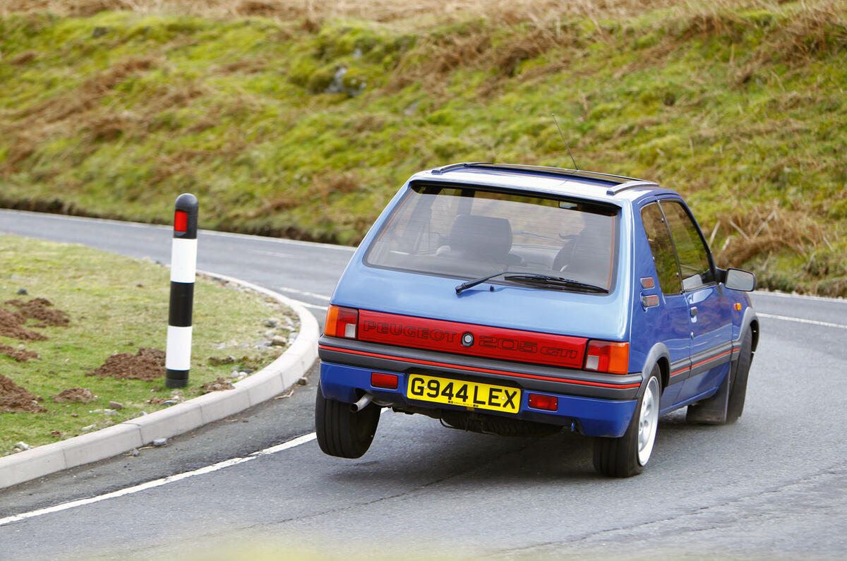 Peugeot 205 GTI - tracking rear