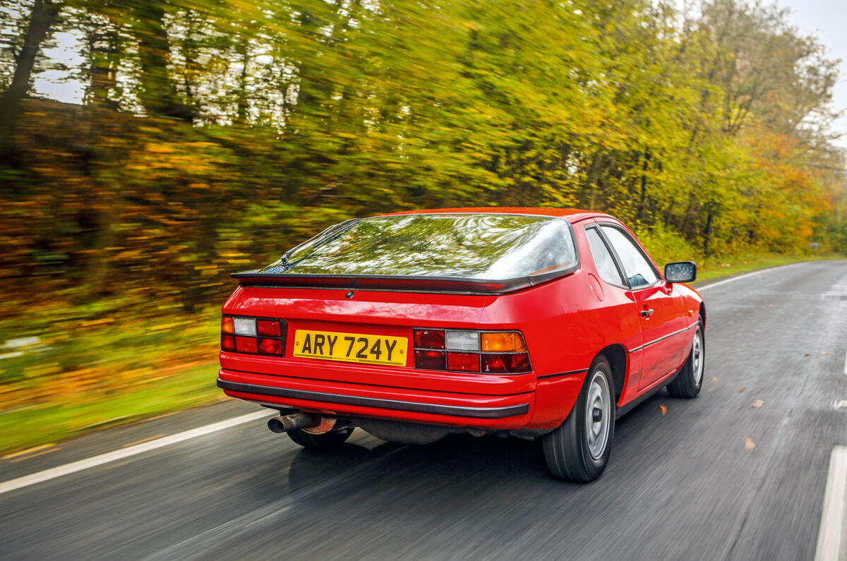 Porsche 924 2020 - tracking rear 