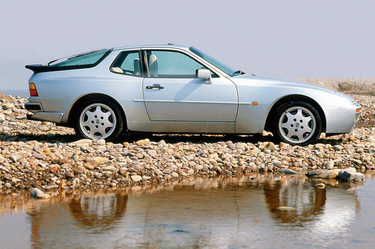 Porsche 944 Turbo - hero side Porsche 944 Turbo - hero side