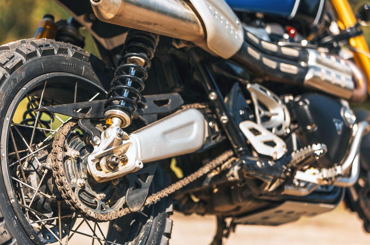 Ariel Nomad vs Triumph Scrambler Ariel Nomad vs Triumph Scrambler