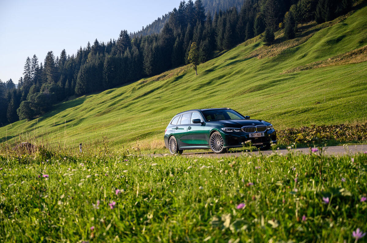 Alpina B3 Touring - side