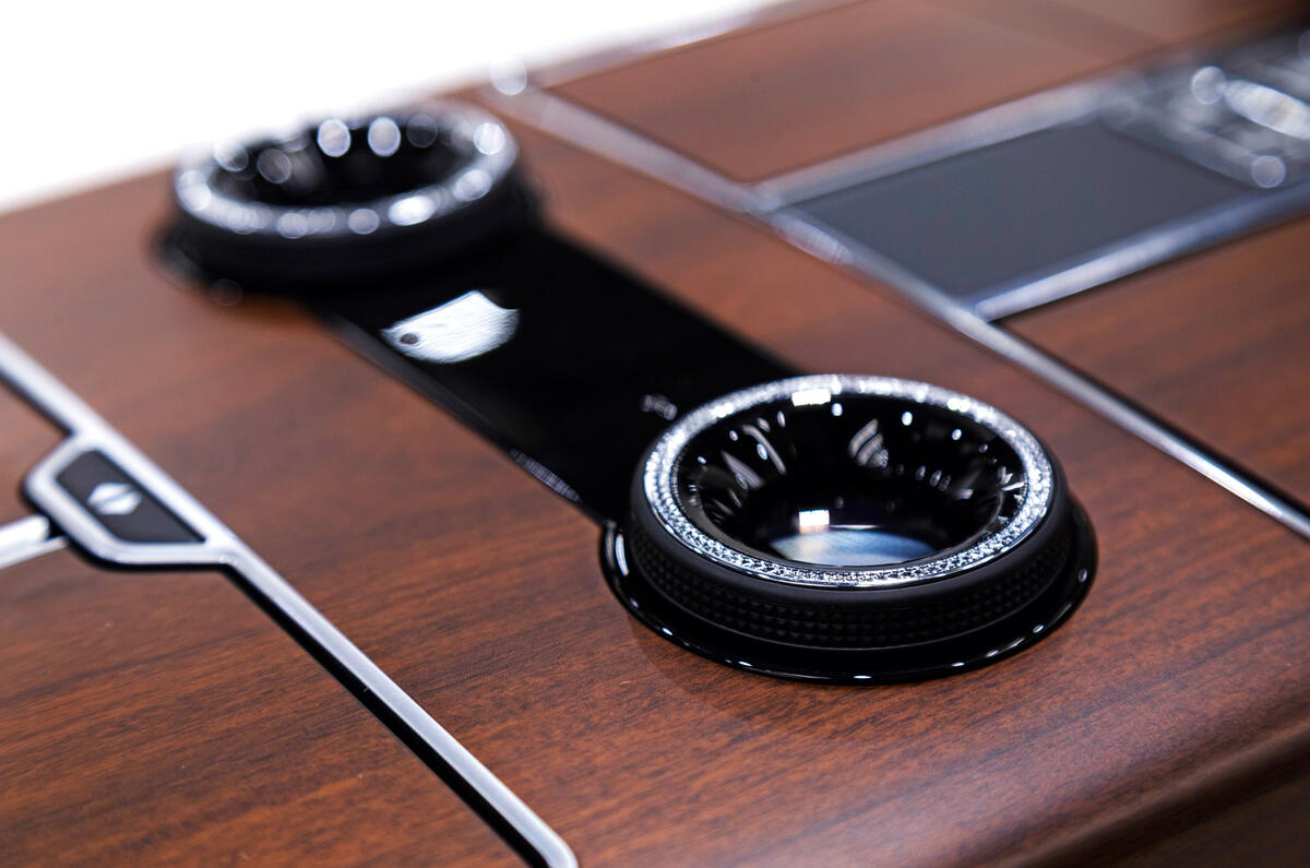 Jaguar SVO 2019 - diamond-encrusted dials Jaguar SVO 2019 - diamond-encrusted dials