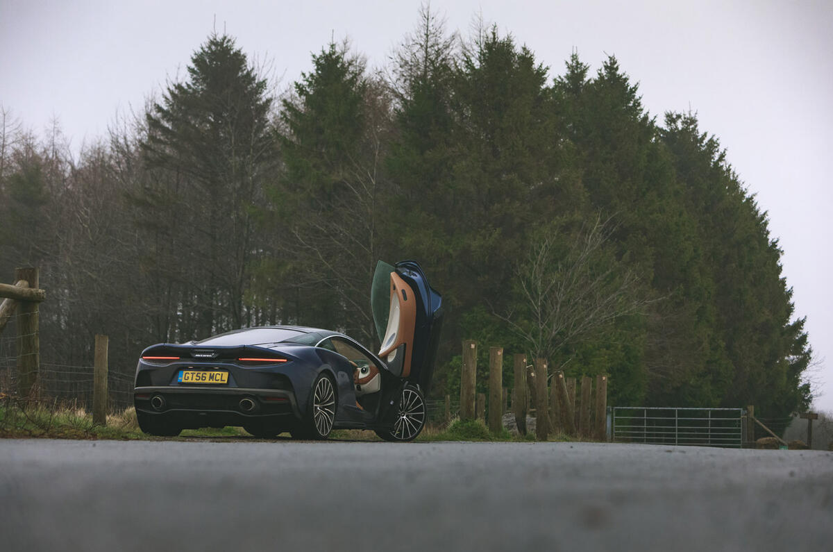 McLaren GT - static rear