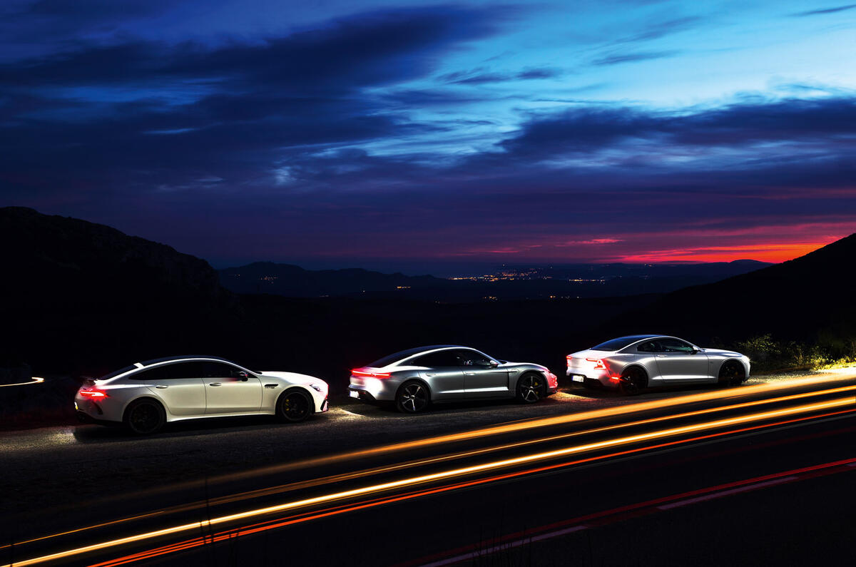 Porsche Taycan Turbo S - tracking side