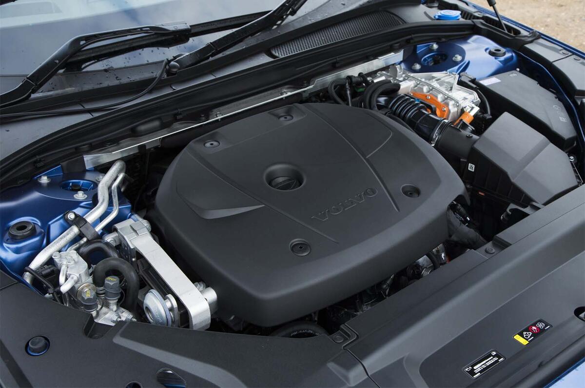 Volvo V90 2017 engine detail Volvo V90 2017 engine detail