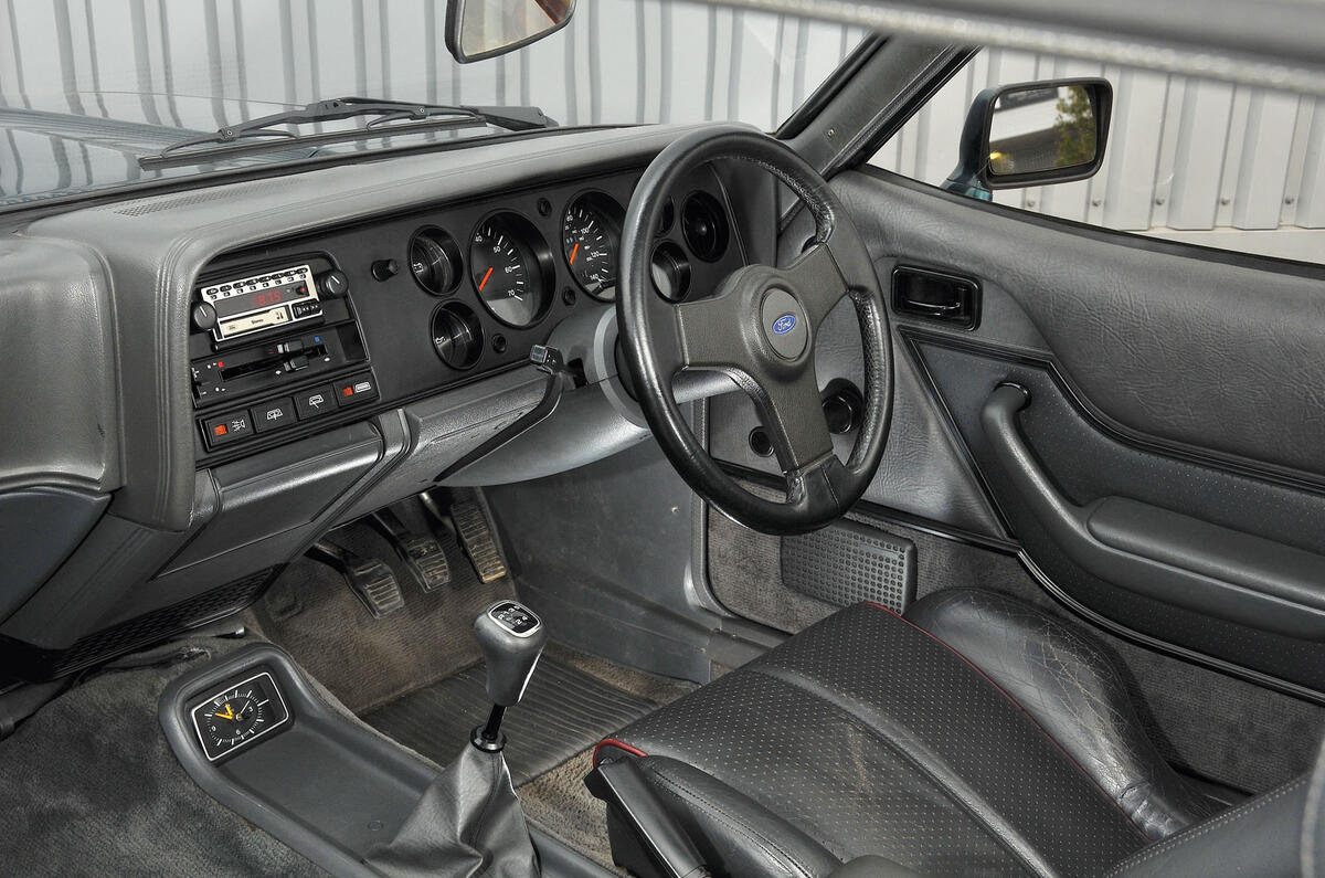 Ford Capri Mk3 - interior