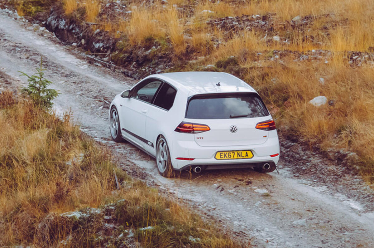 Mountune Golf GTI 2002 - hero rear