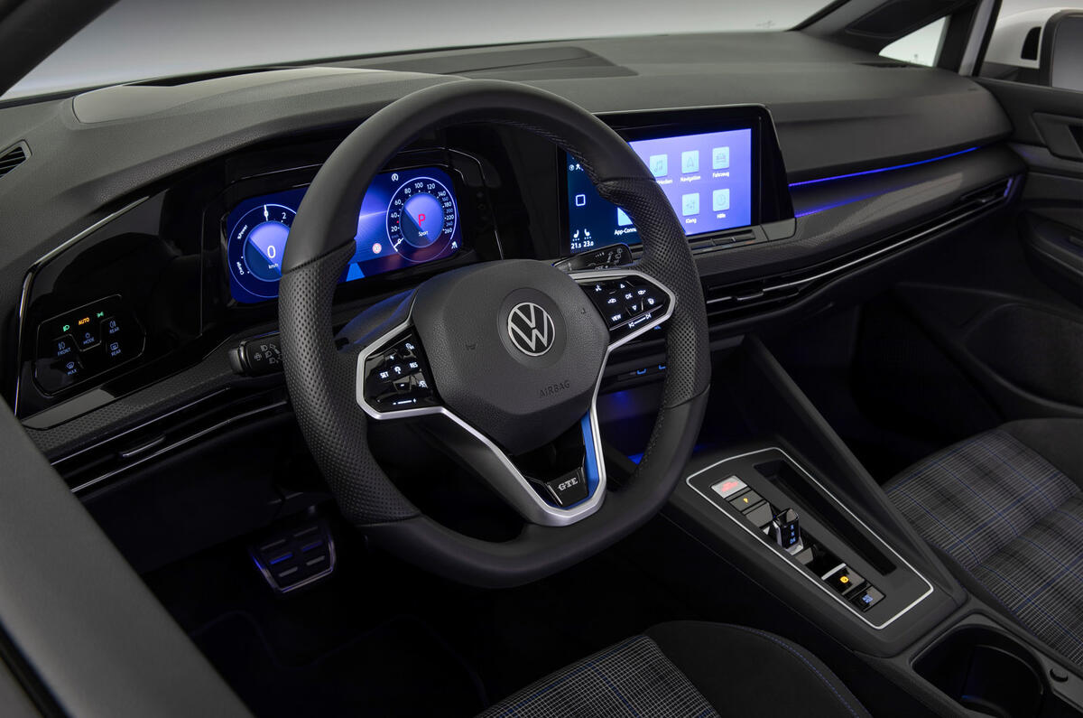 Volkswagen Golf GTE 2020 - interior Volkswagen Golf GTE 2020 - interior