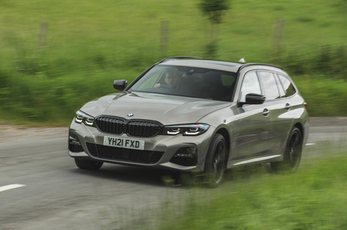 59 PHEV wagons triple test 2021 BMW tracking