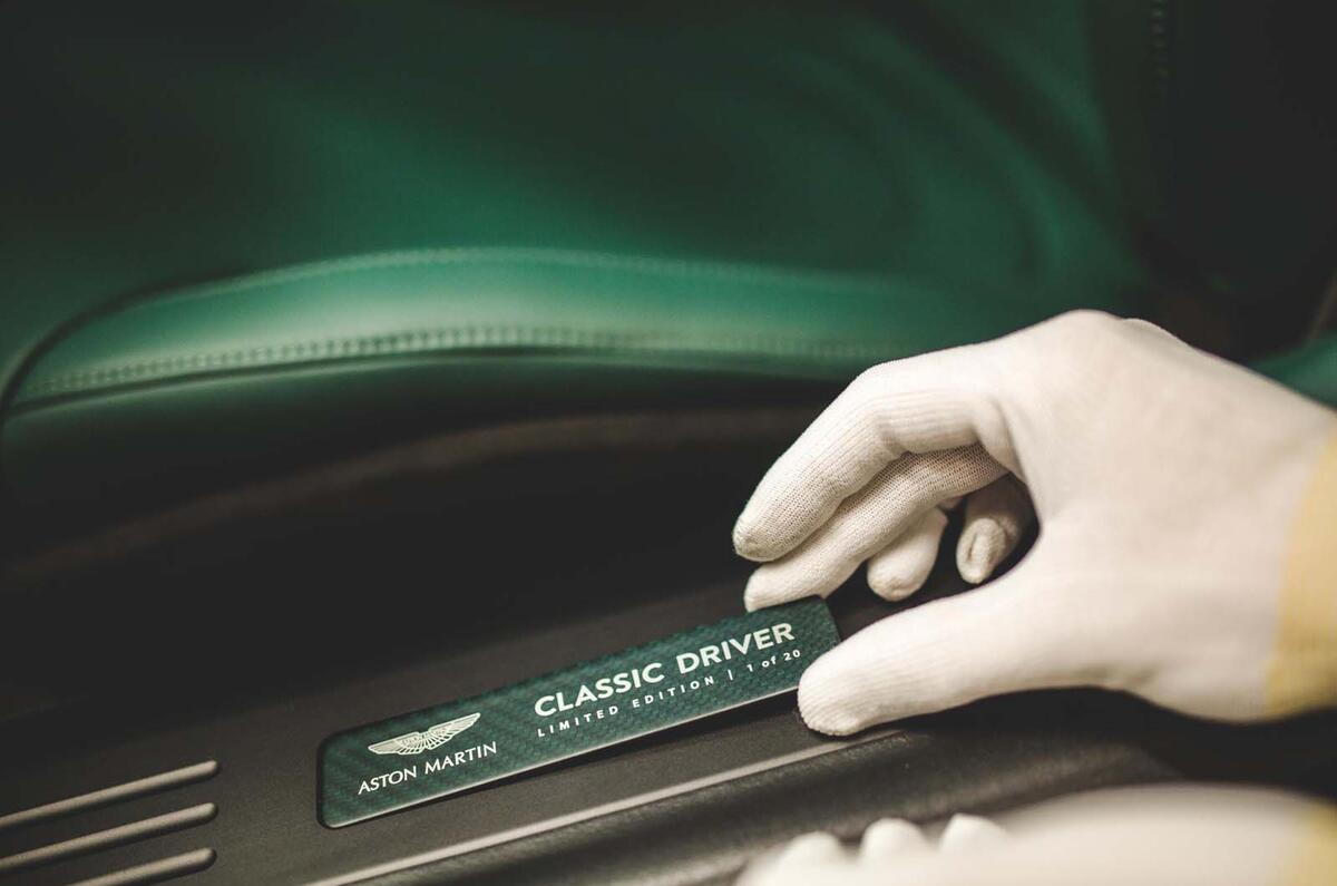 Aston Martin DB11 Classic Driver Edition plaque