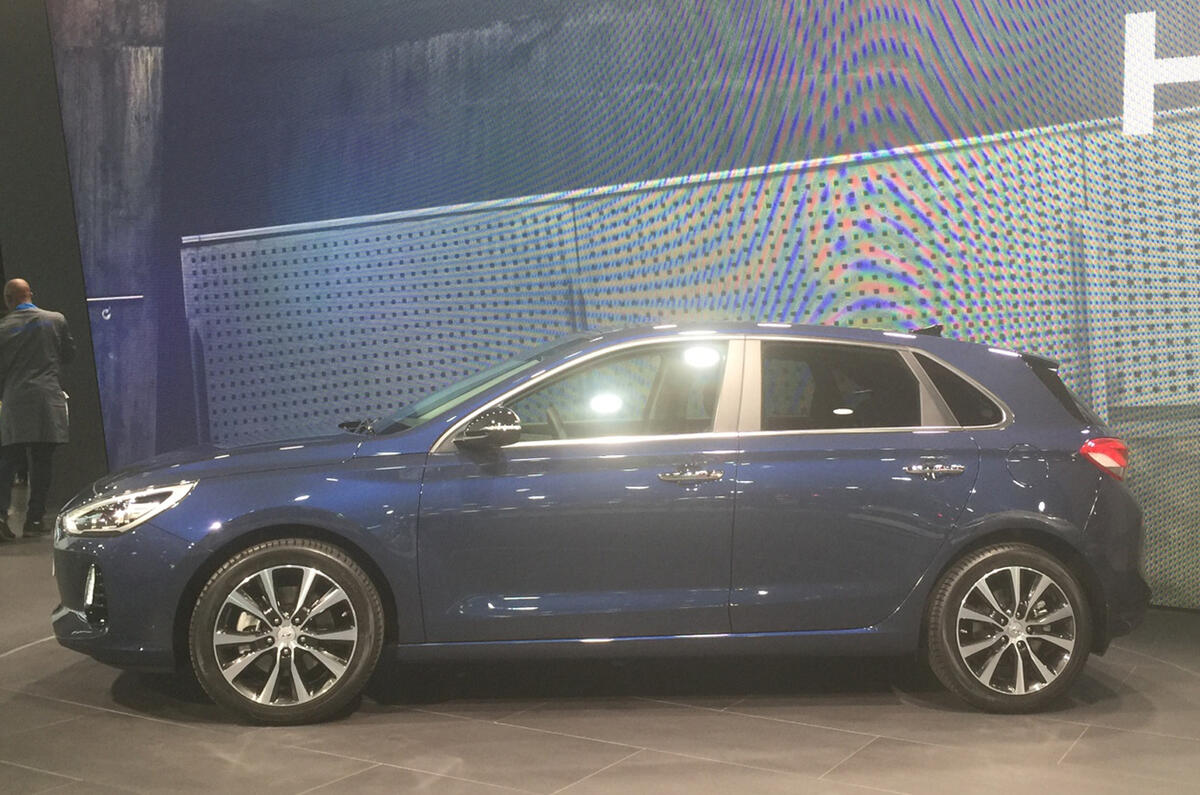 Hyundai i30 at the Paris motor show 2016 - show report and gallery