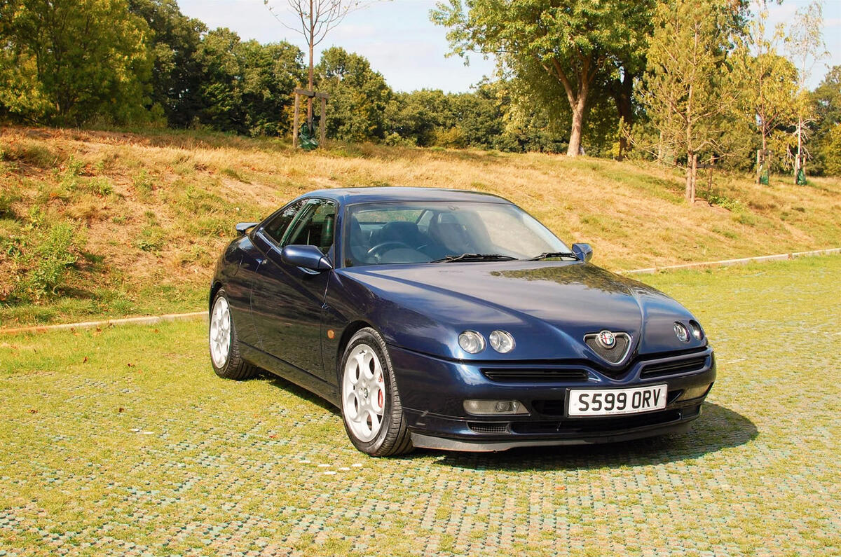 5 Alfa Romeo GTV 5 Alfa Romeo GTV