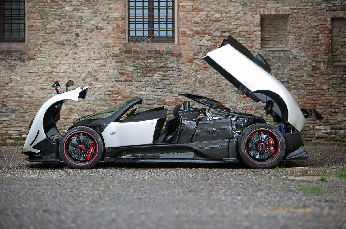 Pagani Zonda - stationary side Pagani Zonda - stationary side