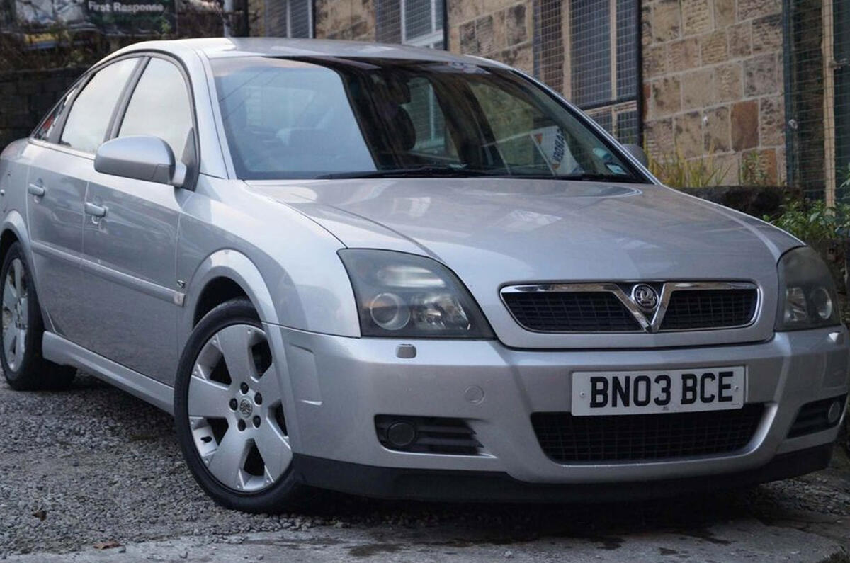 Vauxhall Vectra 3.2i V6 24v GSi auto 5dr - hero front Vauxhall Vectra 3.2i V6 24v GSi auto 5dr - hero front
