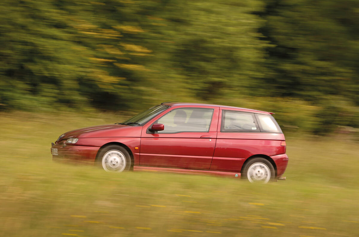 Alfa Romeo 145 Cloverleaf - hero side