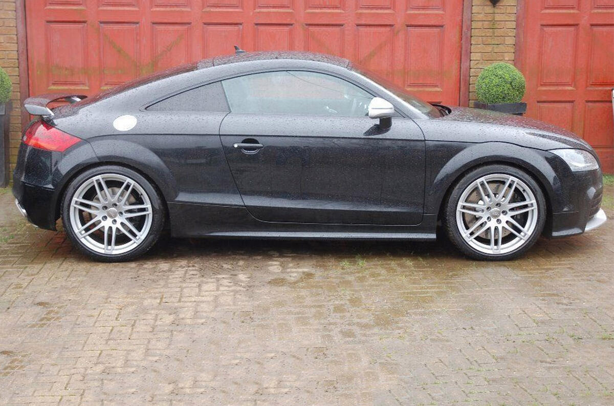 Audi TT RS 2010 - static side Audi TT RS 2010 - static side