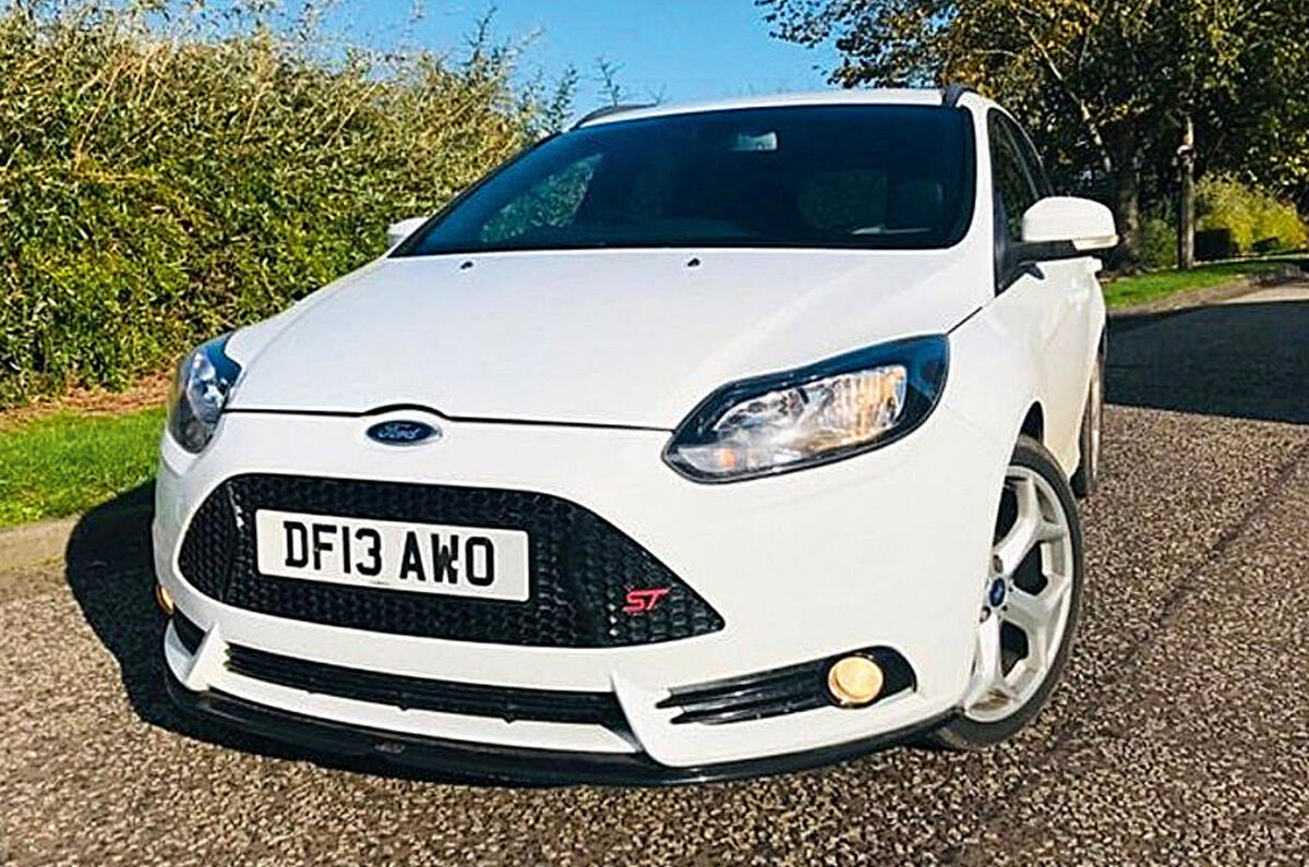 Ford Focus ST-2 Estate - stationary front