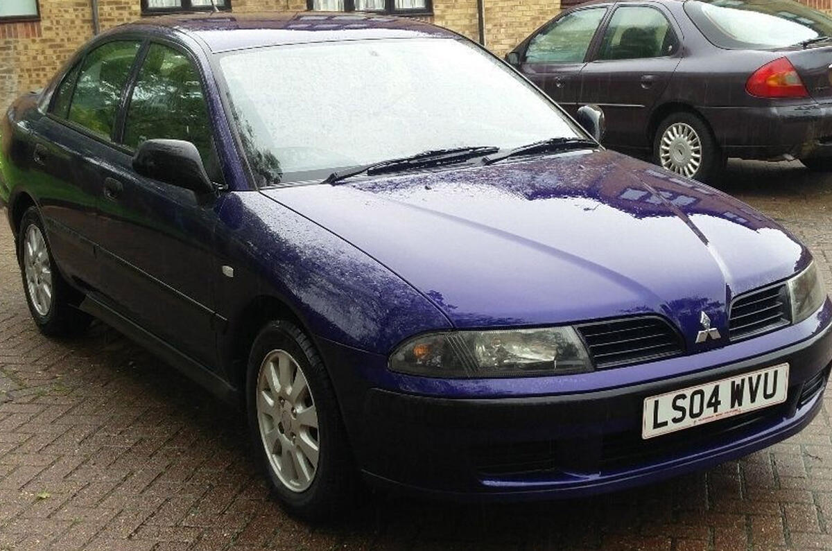 Mitsubishi Carisma - stationary front Mitsubishi Carisma - stationary front