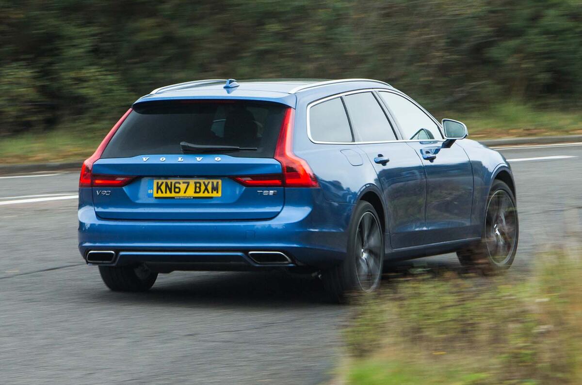 Volvo V90 2017 rear tracking corner Volvo V90 2017 rear tracking corner