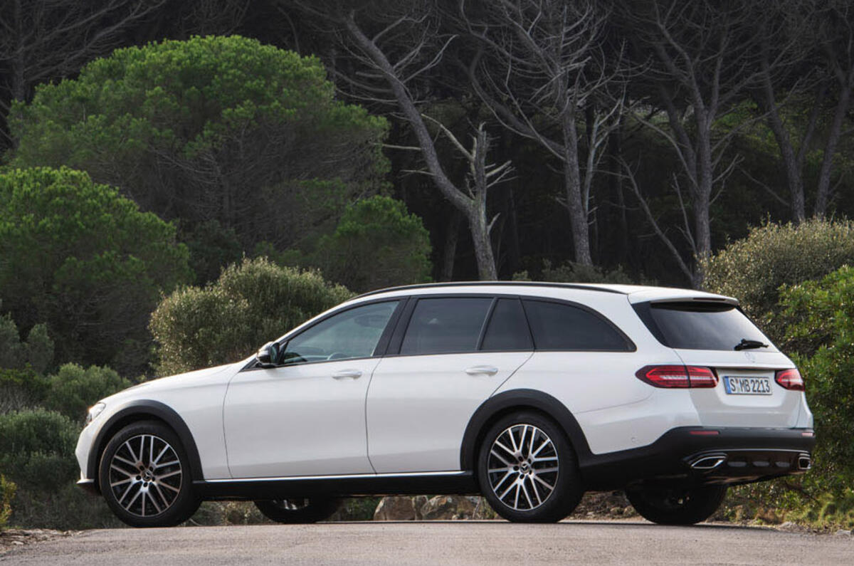 Mercedes-Benz E-Class 2020 - stationary front Mercedes-Benz E-Class 2020 - stationary front