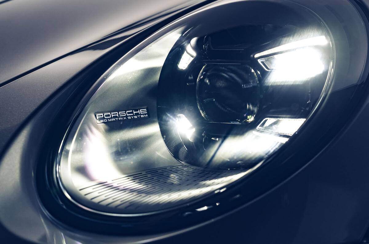 Porsche 911 Turbo S 2020 - head-light Porsche 911 Turbo S 2020 - head-light