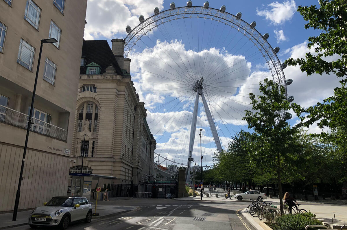 a month with a Mini Electric - London Eye a month with a Mini Electric - London Eye