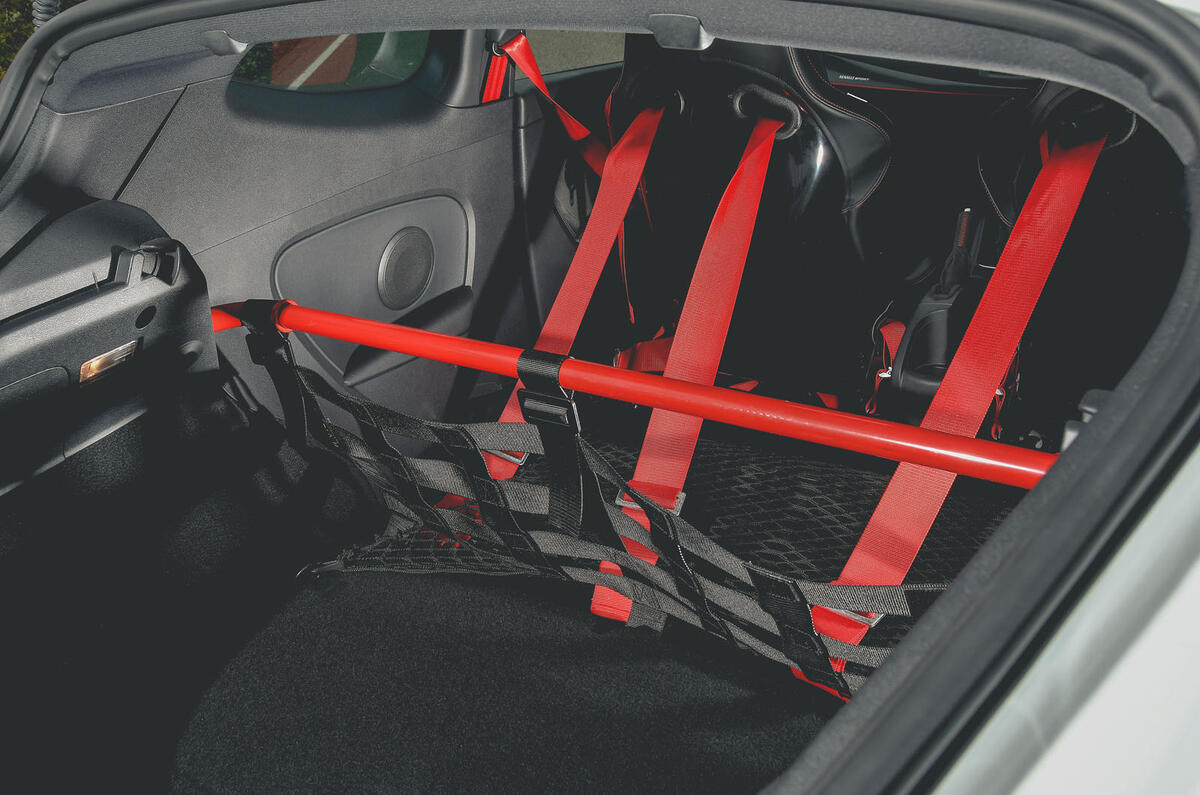 Renaultsport history picture special - Renaultsport Megane R.S. 275 Trophy-R interior Renaultsport history picture special - Renaultsport Megane R.S. 275 Trophy-R interior