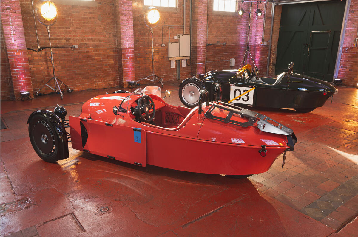 69 Morgan Super 3 Autocar images duo rear