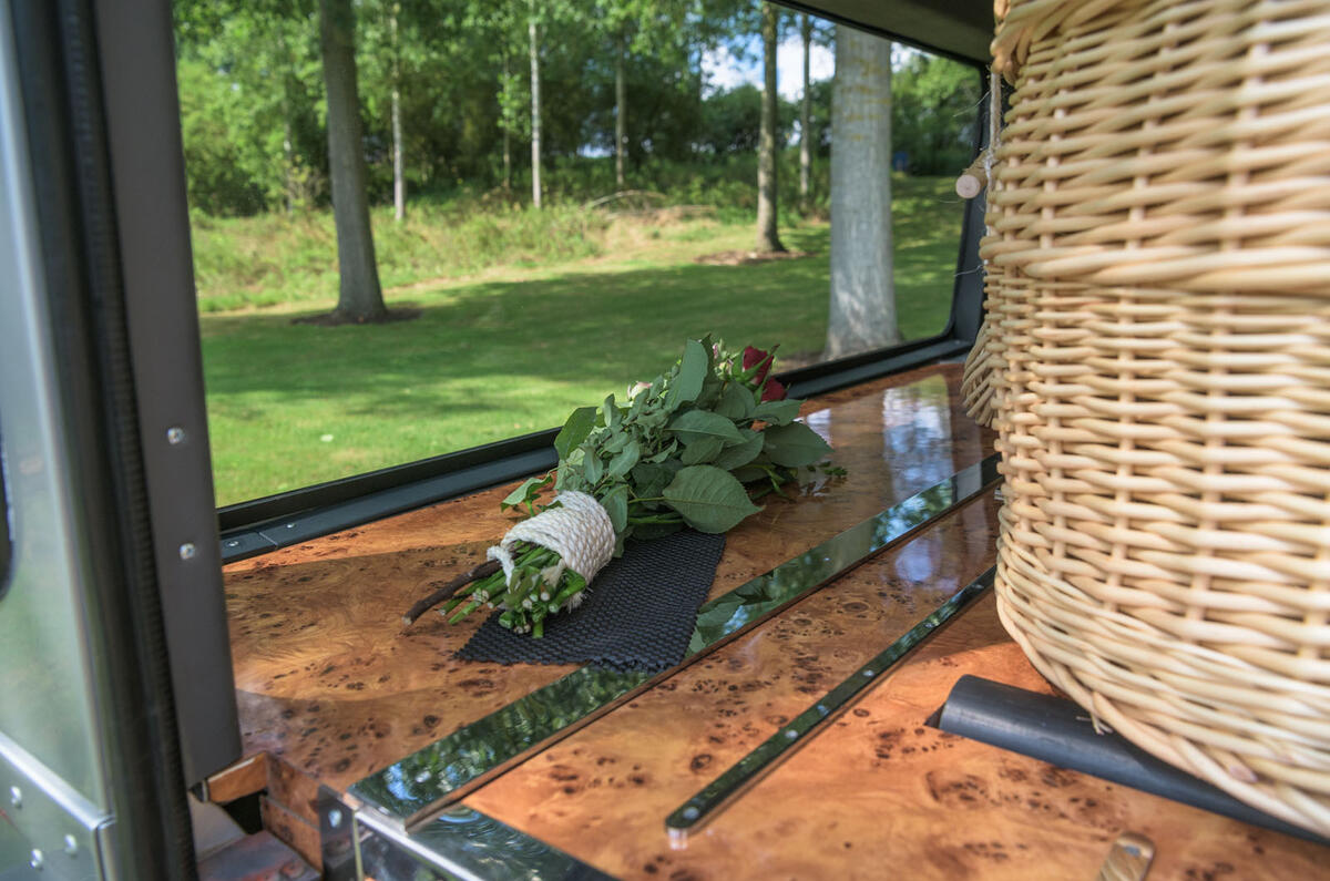 Defender hearse conversion - flowers