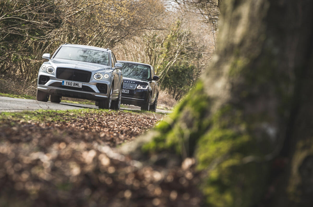 6 LUC Bentley Bentayga Range Rover 2021 0116 6 LUC Bentley Bentayga Range Rover 2021 0116