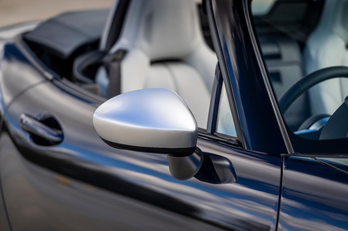 6 Mazda MX 5 Venture