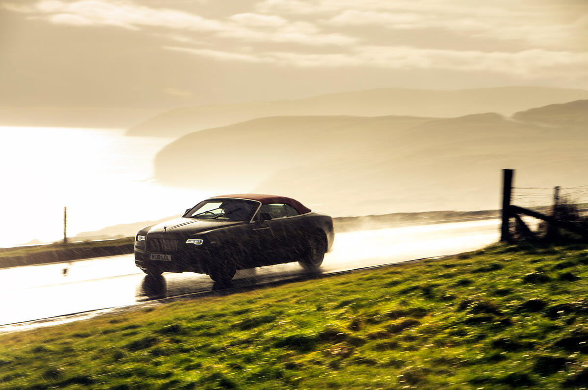 Rolls-Royce Dawn 2016 - tracking side Rolls-Royce Dawn 2016 - tracking side