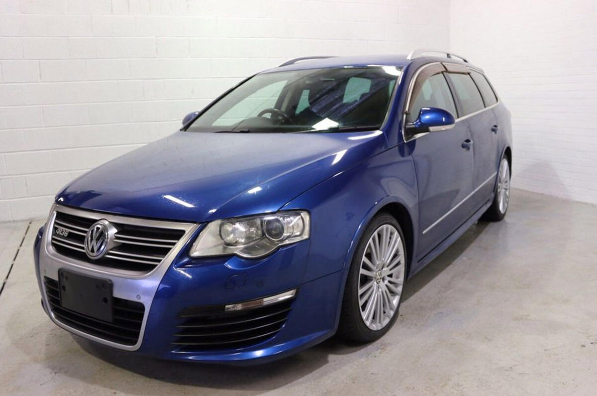 Volkswagen Passat 3.6 R36 DSG 4Motion estate - hero front Volkswagen Passat 3.6 R36 DSG 4Motion estate - hero front