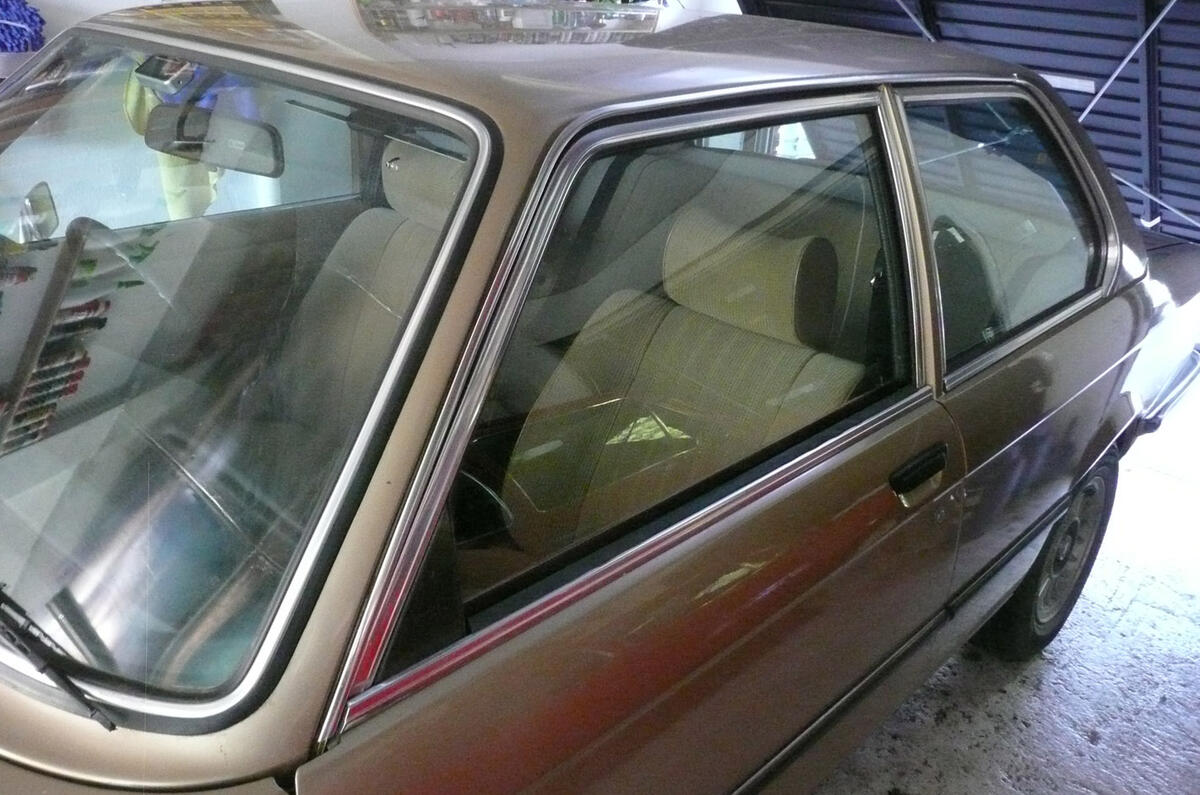 BMW 320 - window BMW 320 - window