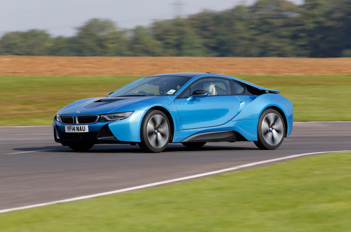 BMW i8 Coupe 2015 - hero side BMW i8 Coupe 2015 - hero side