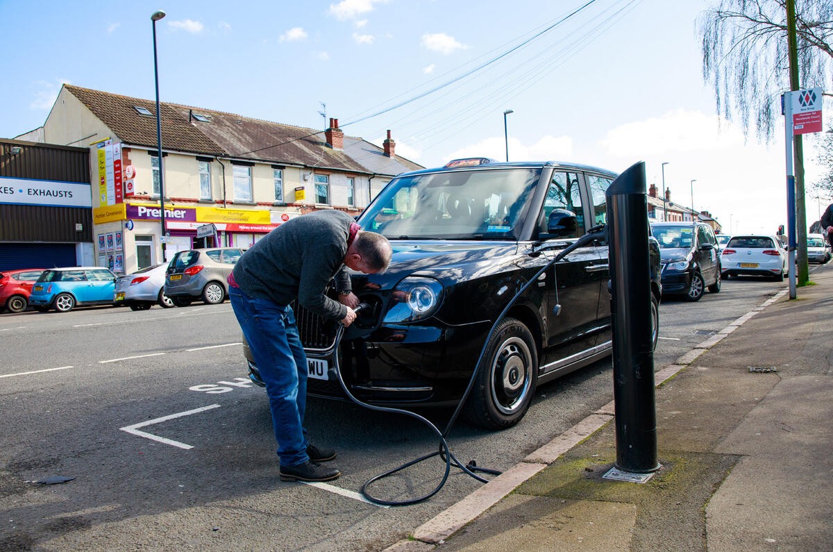 LEVC TX black cab - charging LEVC TX black cab - charging