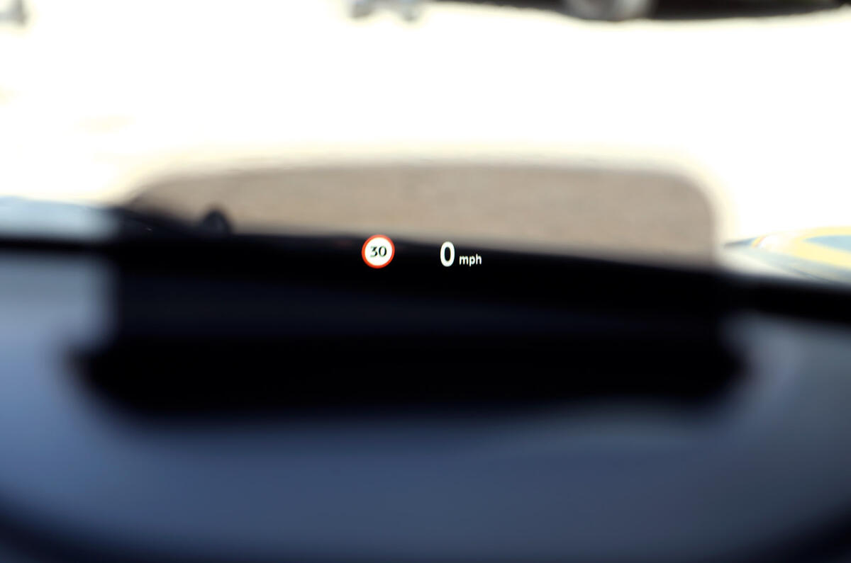 Mini 2014 - head-up display Mini 2014 - head-up display