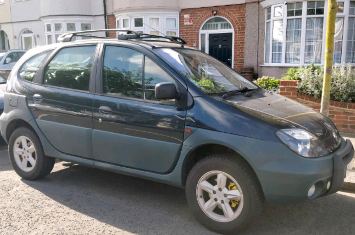 Renault Scenic RX4 - front Renault Scenic RX4 - front