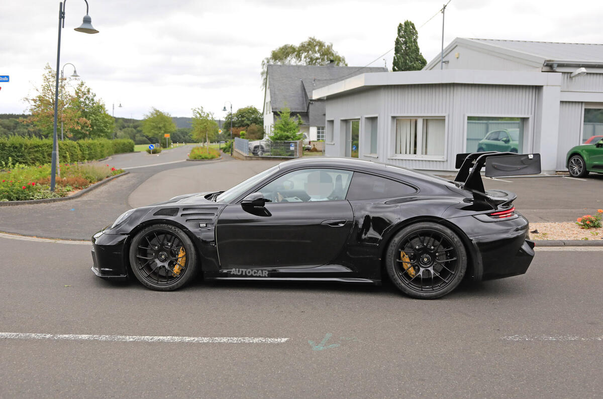 Porsche 911 GT3 RS - spy shots