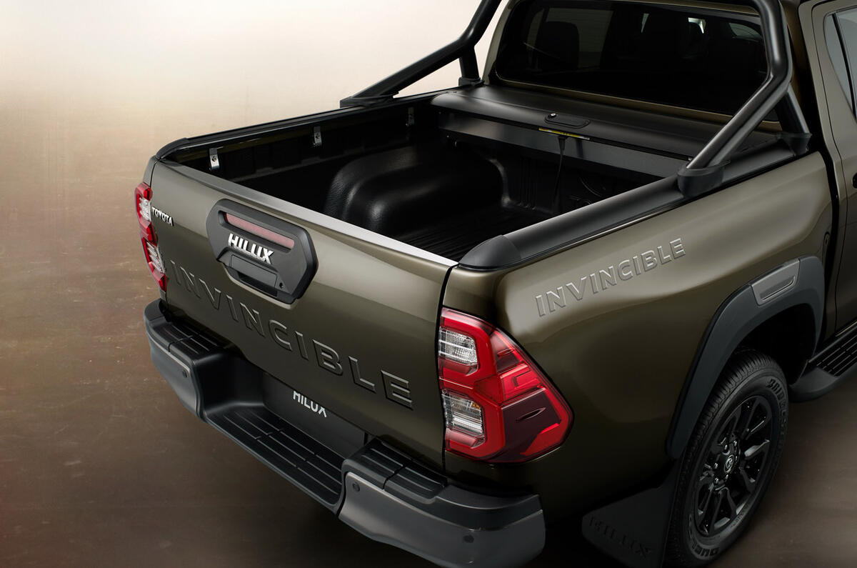 Toyota Hilux 2020 - static rear Toyota Hilux 2020 - static rear
