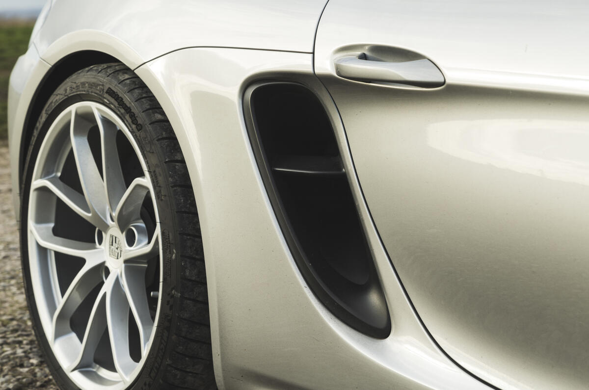 718 Boxster Spyder RT 2020 1941 1600x1067 dbfd7483 ebb1 4aee b233 bc9da2658903