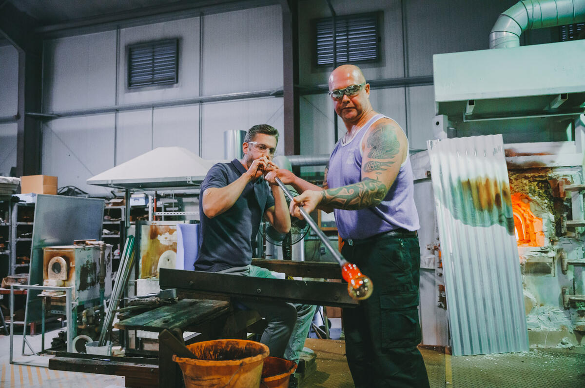 73 Bentley Cupra Christmas road trip RW trying glass blowing