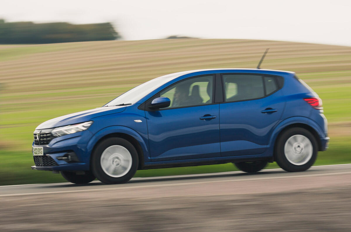 75 road testers christmas lunch 2021 dacia side pan